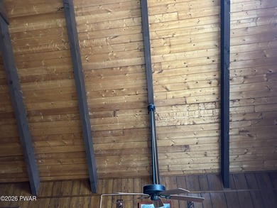 Hemlock Farms Chalet: One-level living on over 3/4 of an acre - photo 14