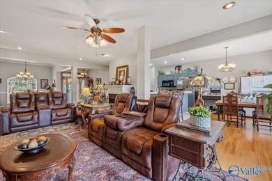 Lakefront living on Weiss Lake at its best. This beautiful 5 - photo 15