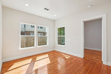 Move right in to this beautifully updated 4-bedroom, 3-bath home - photo 20