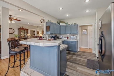 Lakefront living on Weiss Lake at its best. This beautiful 5 - photo 21