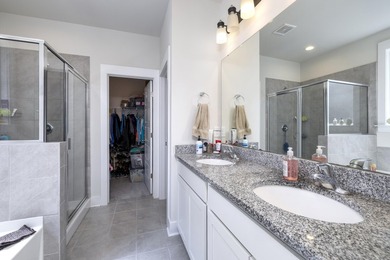 This beautiful 3 bedroom 2 and a half bath home is located in - photo 21
