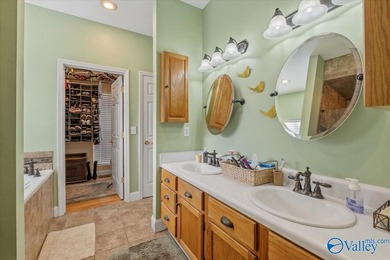 Lakefront living on Weiss Lake at its best. This beautiful 5 - photo 27