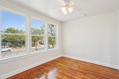 Move right in to this beautifully updated 4-bedroom, 3-bath home - photo 28