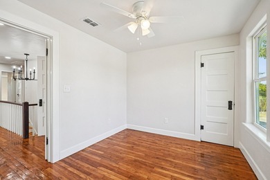 Move right in to this beautifully updated 4-bedroom, 3-bath home - photo 29