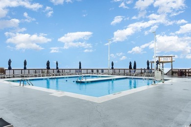 BEST VALUE IN ROYALE PALMS! MOTIVATED SELLER! Indulge in luxury - photo 31
