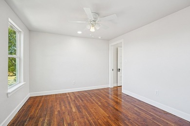 Move right in to this beautifully updated 4-bedroom, 3-bath home - photo 31