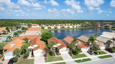 You'll fall in love with this beautifully updated lakefront home - photo 31