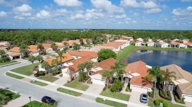 You'll fall in love with this beautifully updated lakefront home - photo 32