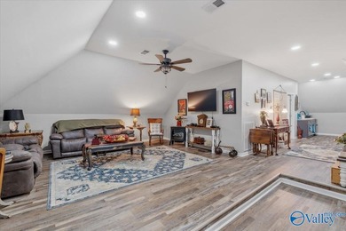 Lakefront living on Weiss Lake at its best. This beautiful 5 - photo 33