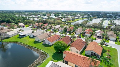 You'll fall in love with this beautifully updated lakefront home - photo 35