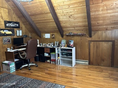Hemlock Farms Chalet: One-level living on over 3/4 of an acre - photo 36