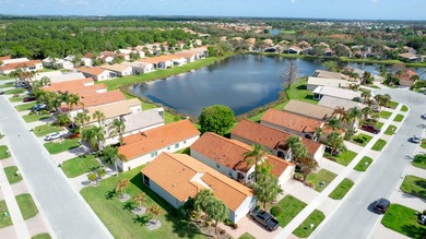You'll fall in love with this beautifully updated lakefront home - photo 38