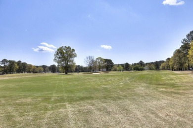 This beautiful 3 bedroom 2 and a half bath home is located in - photo 44