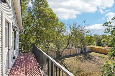 Move right in to this beautifully updated 4-bedroom, 3-bath home - photo 47