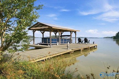 Lakefront living on Weiss Lake at its best. This beautiful 5 - photo 47
