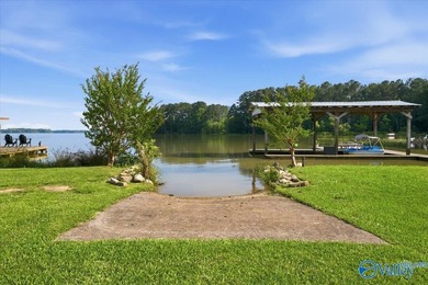 Lakefront living on Weiss Lake at its best. This beautiful 5 - photo 48