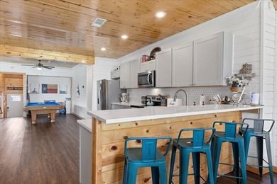 Welcome to the Reel Lazy Lake House, a fully furnished - photo 10