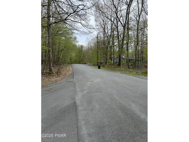Hemlock Farms Chalet: One-level living on over 3/4 of an acre - photo 51