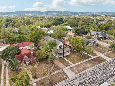 Move right in to this beautifully updated 4-bedroom, 3-bath home - photo 53