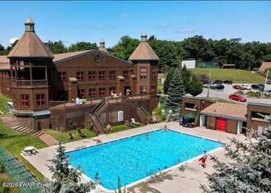Hemlock Farms Chalet: One-level living on over 3/4 of an acre - photo 59