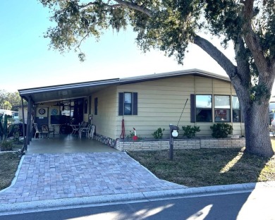 Lake Home For Sale in Palmetto, Florida