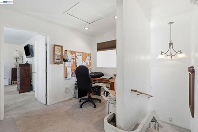Your Modern Gem Oasis !!! This Beautifully Upgraded 5-bedroom - photo 22