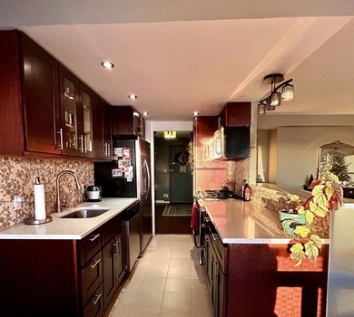 MOST DESIREABLE RENOVATED RIVERFRONT ONE BEDROOM WITH GORGEOUS - photo 2