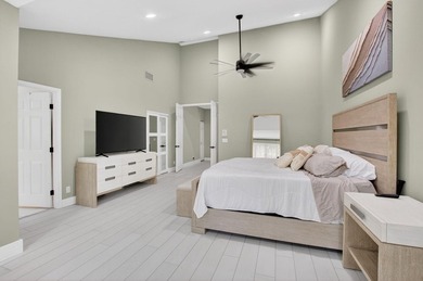 Nestled in an upscale Intracoastal community with waterfront - photo 32