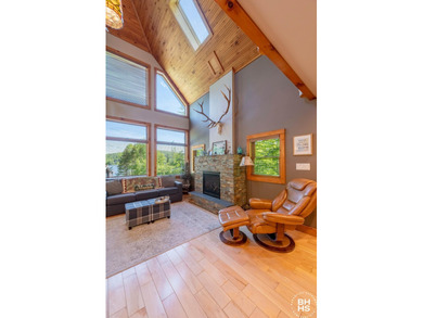 ''Hummingbird Lodge'' is offered for sale sold fully furnished - photo 3