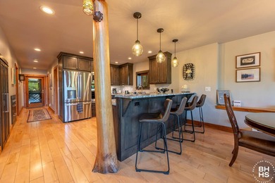 ''Hummingbird Lodge'' is offered for sale sold fully furnished - photo 7