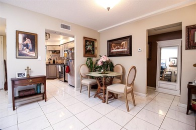 Briarwood Club in the heart of Coral Springs, tucked behind - photo 7