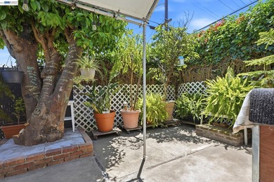 Your Modern Gem Oasis !!! This Beautifully Upgraded 5-bedroom - photo 50