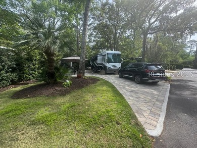 Beautiful EXTRA LARGE RV Lot 155 has a newer paver pad and can - photo 2