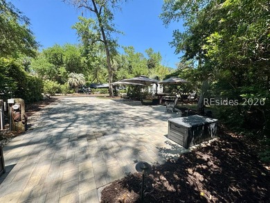Beautiful EXTRA LARGE RV Lot 155 has a newer paver pad and can - photo 9