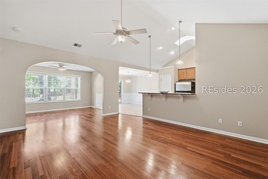 Enjoy peaceful lagoon views and an open-concept home, ideally - photo 3