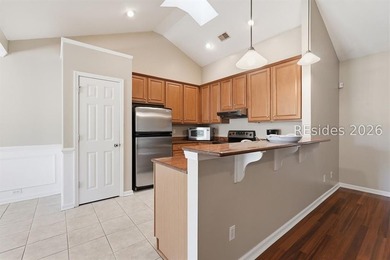 Enjoy peaceful lagoon views and an open-concept home, ideally - photo 9