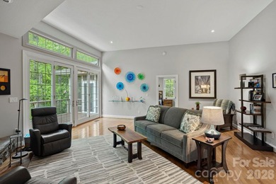 Exceptional home in highly desirable Kenmure, a gated golf - photo 11