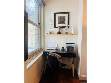 Luxury large studio located at residential high rise building - photo 12