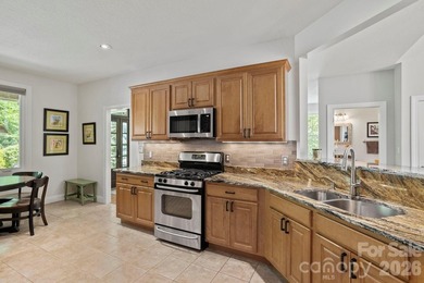 Exceptional home in highly desirable Kenmure, a gated golf - photo 21