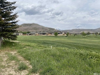 Borders the golf course. Mountain views. This is the LAST lot on - photo 2