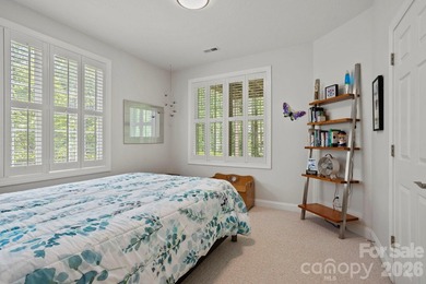 Exceptional home in highly desirable Kenmure, a gated golf - photo 33