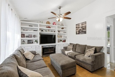 NO HOA! Spacious and inviting 4-bedroom, 2-bath brick home - photo 5