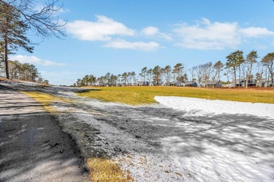 Overlooking the 18th hole of the Jones Golf Course, this elegant - photo 42