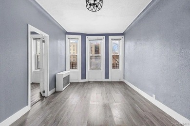 DELIVERED VACANT Ideally located near the Grand Concourse, 1070 - photo 5