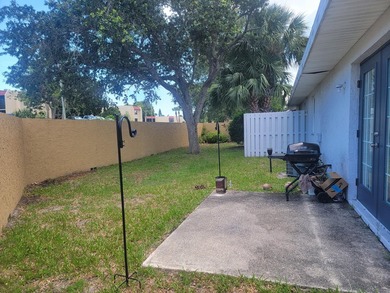 ATTENTION INVESTORS! Nice one-bedroom one and half bath unit in - photo 9
