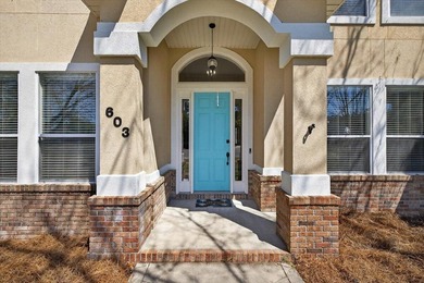 Welcome to a rare find in Niceville! Tucked away on a quiet - photo 3
