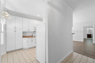 Welcome to 4 Mariners Court, your coastal retreat in the heart - photo 6