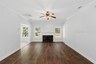 Welcome to 4 Mariners Court, your coastal retreat in the heart - photo 9