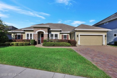 Lake Home ActiveUnderContr in Jacksonville, Florida