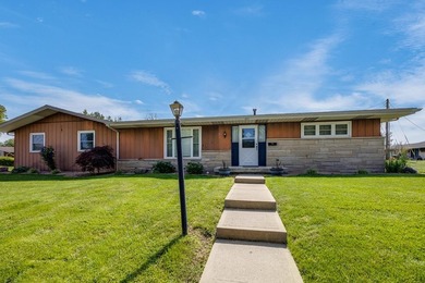 Golf course views, plenty of space, and a location that's hard - photo 2